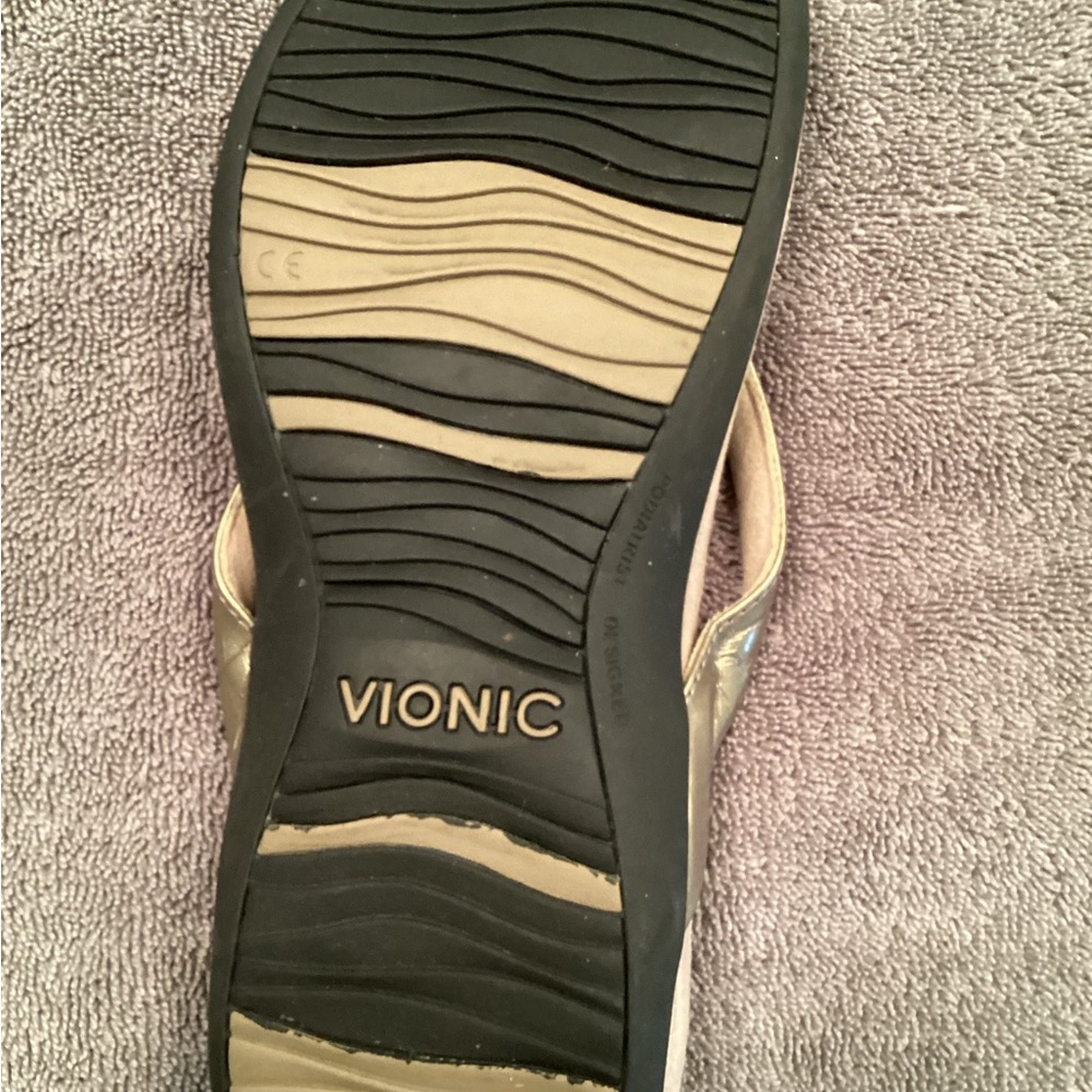 Vionic Toe Sandal “Bella” Style View 2
